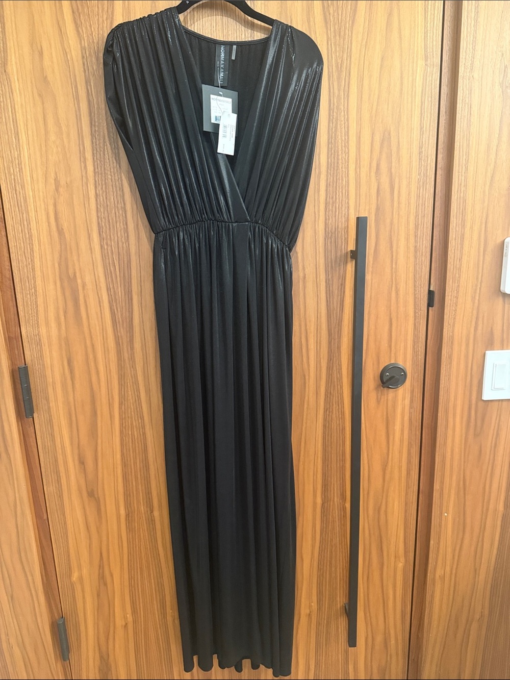 Norma Kamala Elegant Black Pleated Maxi Dress - Timeless Evening Style - xs